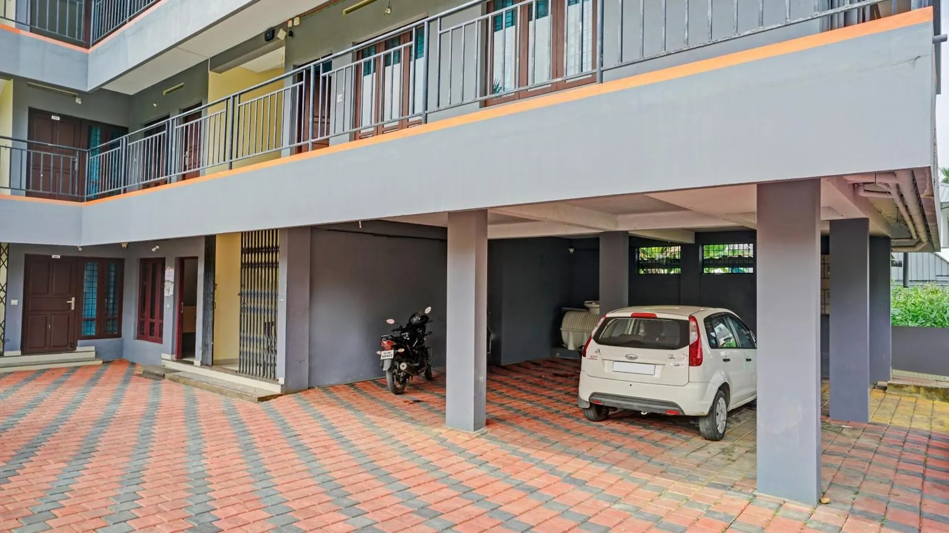 Hotel O Abrio Residency Kochi 4*,  India